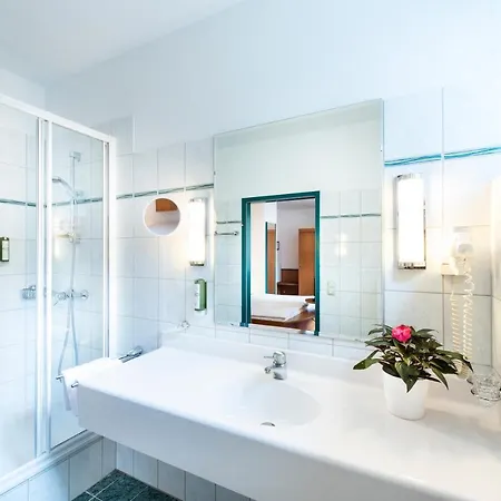 Parkhotel Zur Klause Бад-Халль