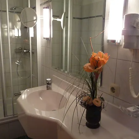 Hotell Parkhotel Zur Klause 4*