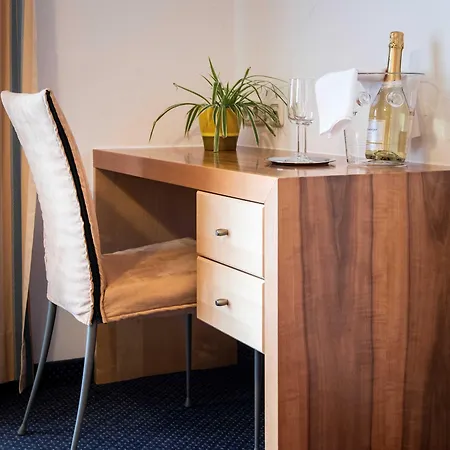 Parkhotel Zur Klause Hotell Bad Hall