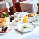 فندق Parkhotel Zur Klause 4*