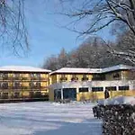 فندق Parkhotel Zur Klause 4*