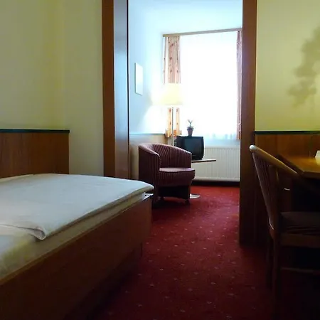Parkhotel Zur Klause 4* באד הל